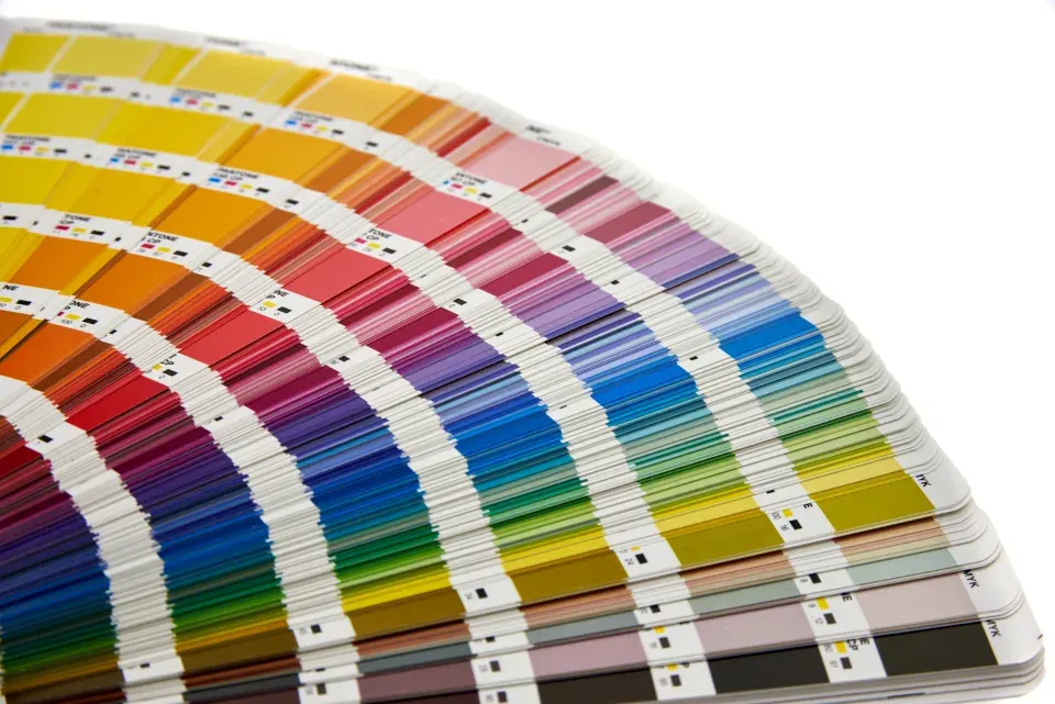 Nuanciers de couleurs en éventail