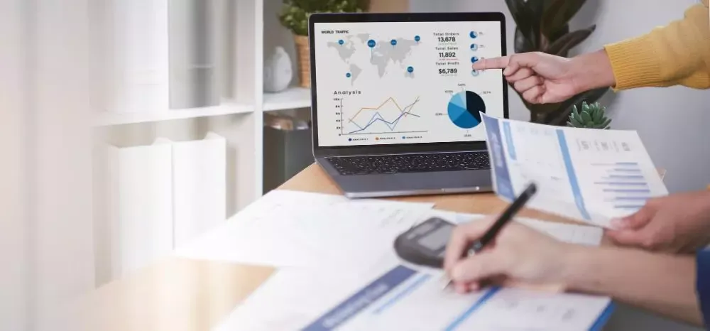 Analyse de statistiques de trafic d’un site sur ordinateur portable